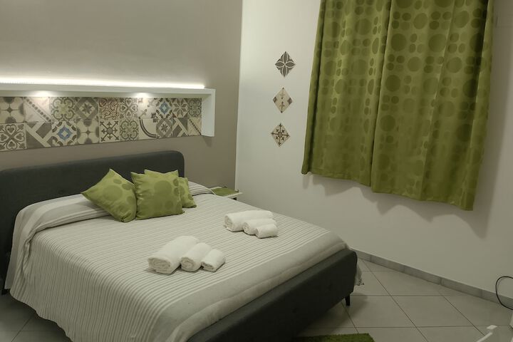 Room 27 of 90