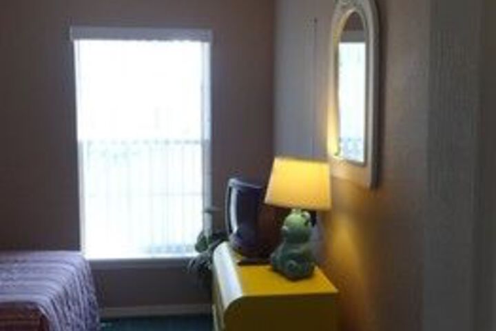 Room 18 of 46