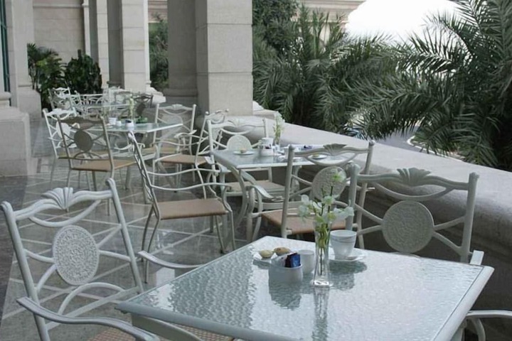Dining Photos