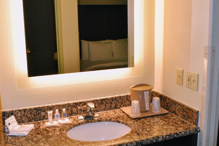 Bathroom sink