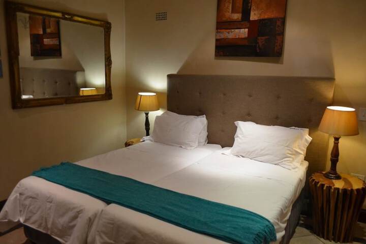 Room 15 of 33