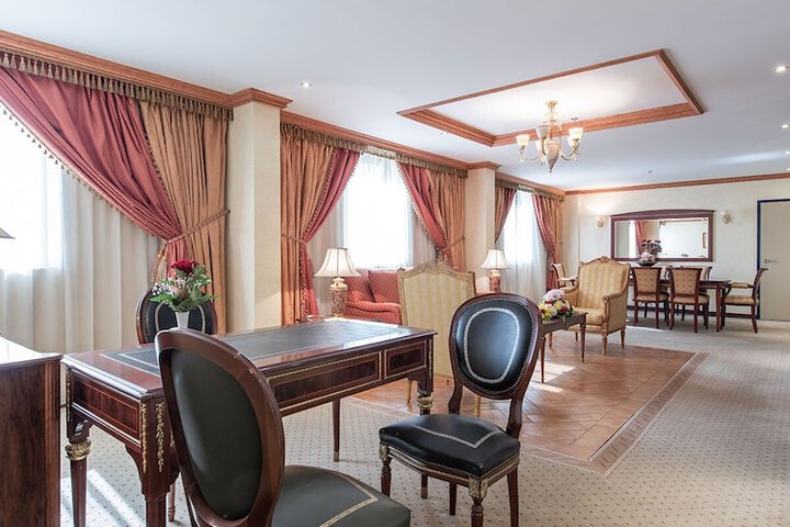 Room 27 of 119