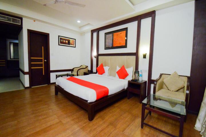 OYO 19628 Hotel Amba International