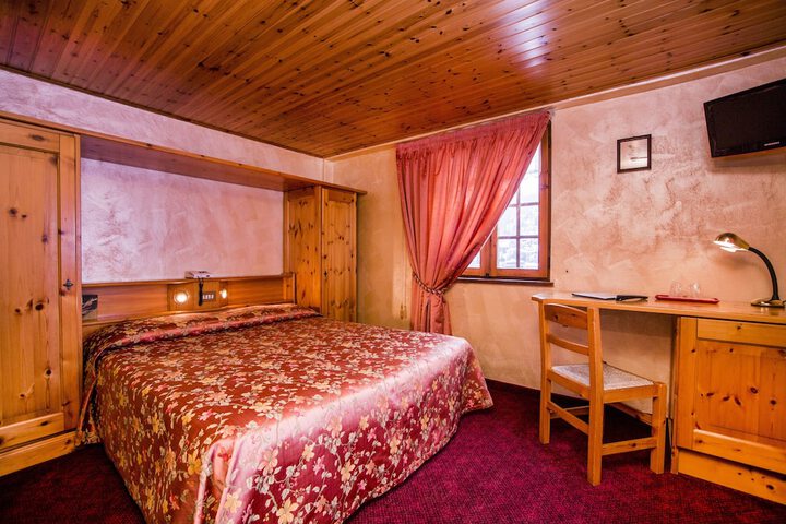 Room 13 of 46