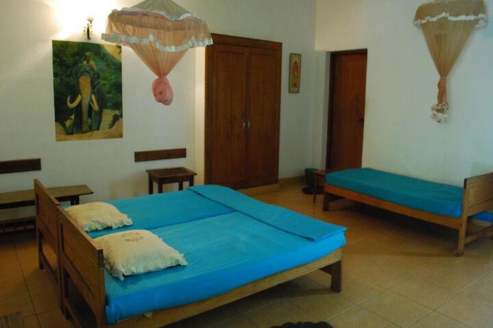 Room 1 of 5