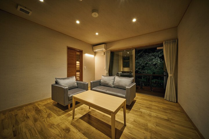 Room 14 of 79