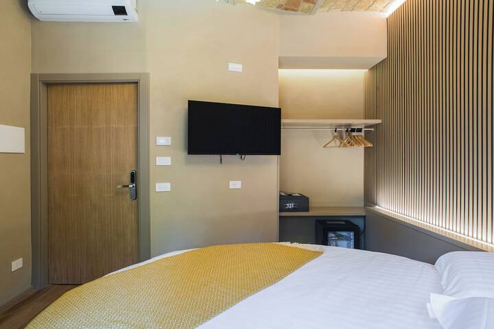 Room 74 of 163