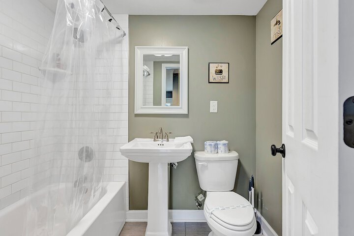 Room 16 of 22