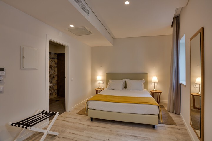Room 8 of 37