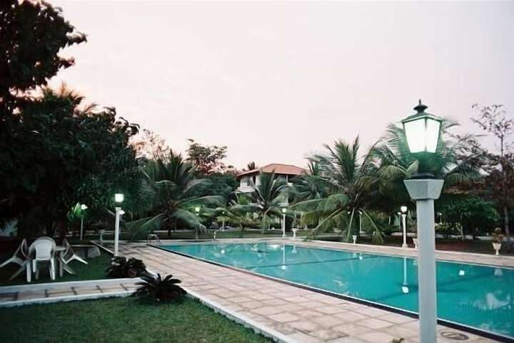 Pool 37 of 64