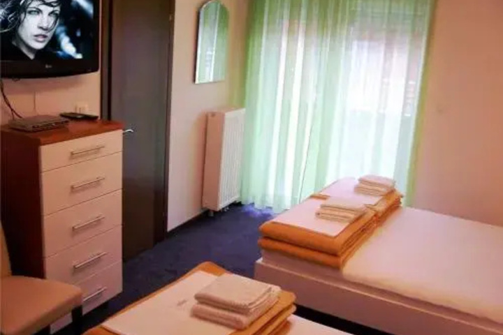 Room 2 of 16