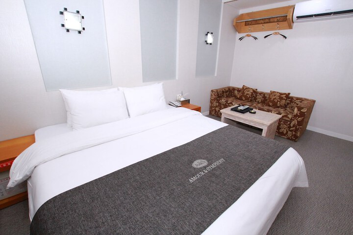 Room 8 of 54
