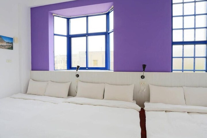 Room 7 of 14