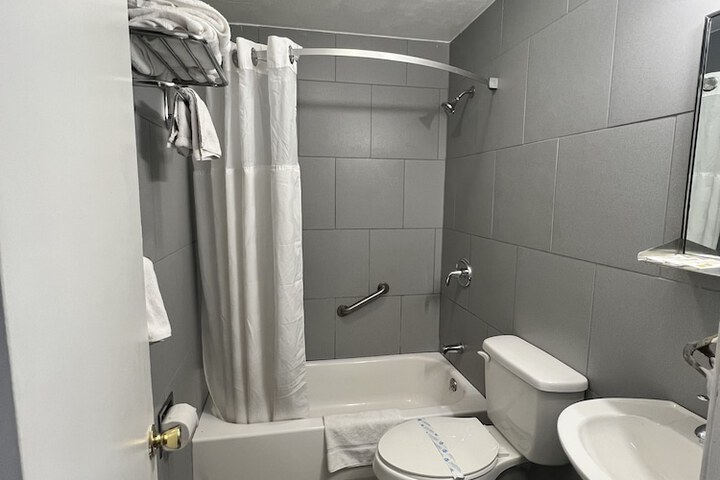 Room 14 of 19