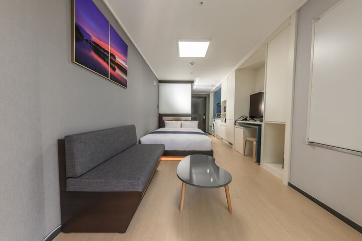 Room 9 of 78