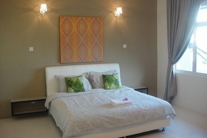 Room 5 of 24