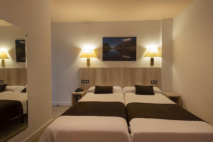 Room 2 of 48