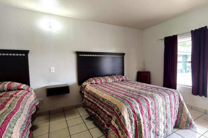 Room 11 of 25