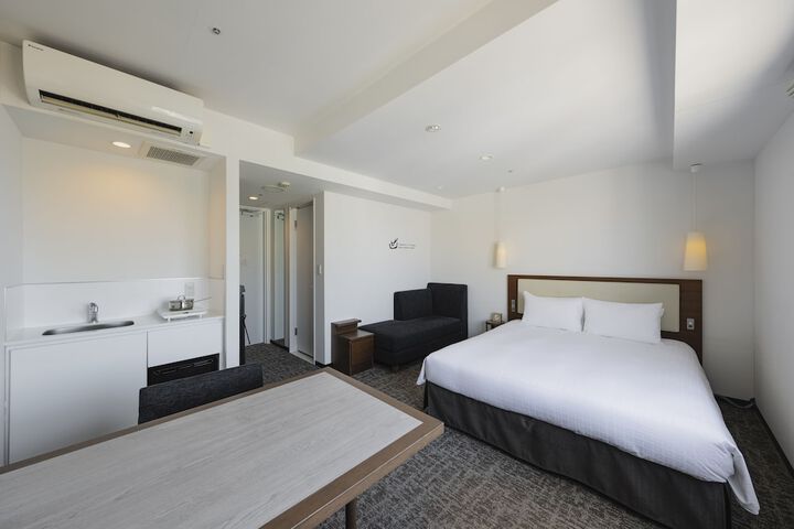 Room 16 of 48