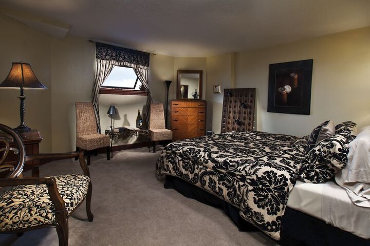 Room 16 of 53
