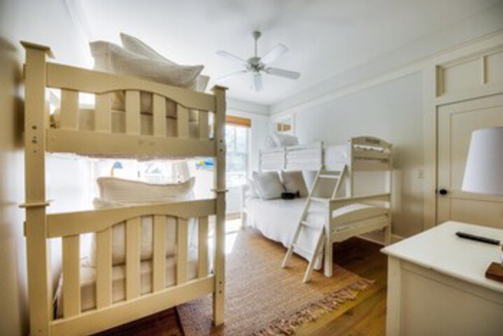 Room 16 of 21