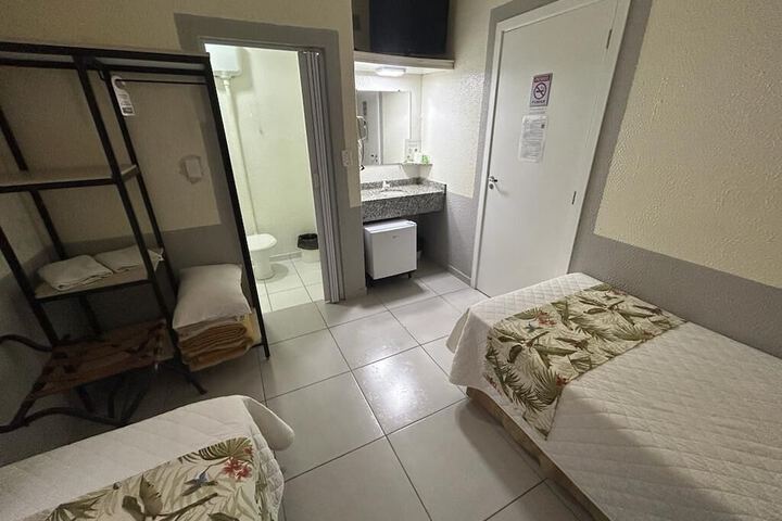 Room 11 of 27