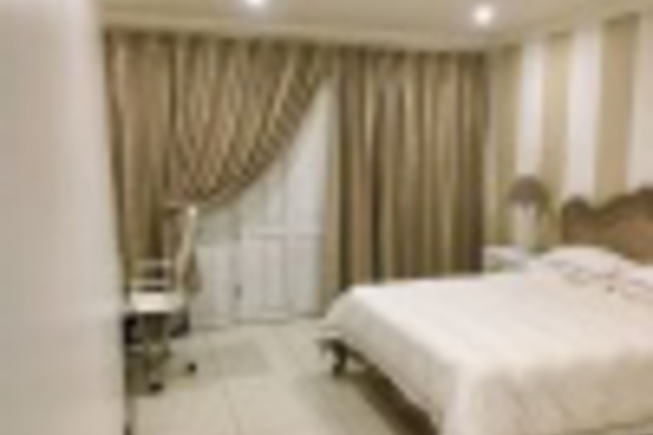 Room 16 of 216