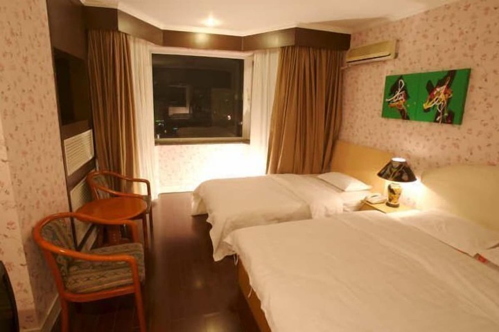 Room 15 of 43
