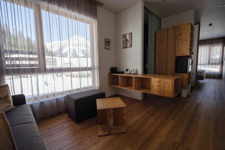 Room 6 of 35