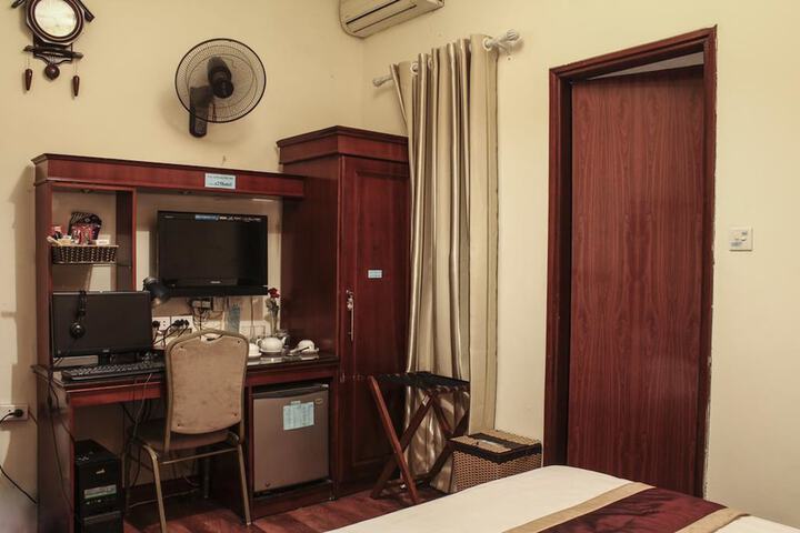 Room 14 of 22