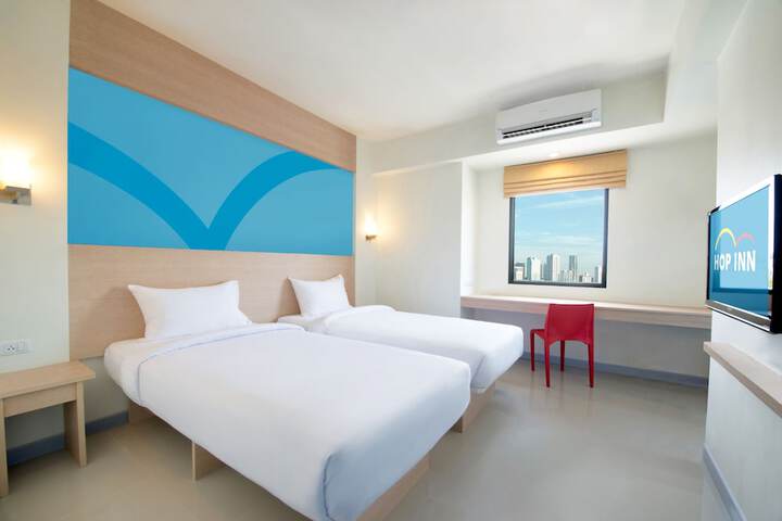 Room 16 of 36