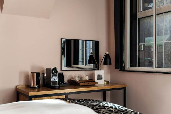 Room 4 of 69