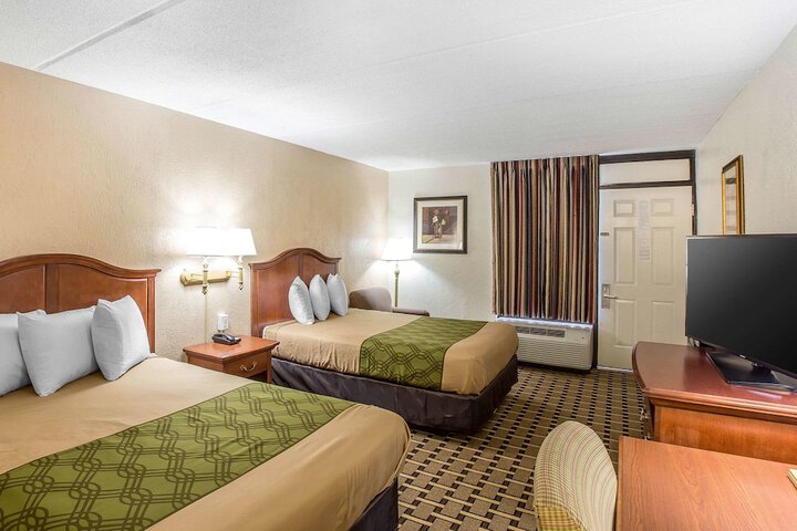 Standard Room, King or Two Doubles (9 of 12)