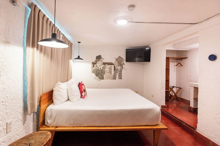 Room 13 of 68