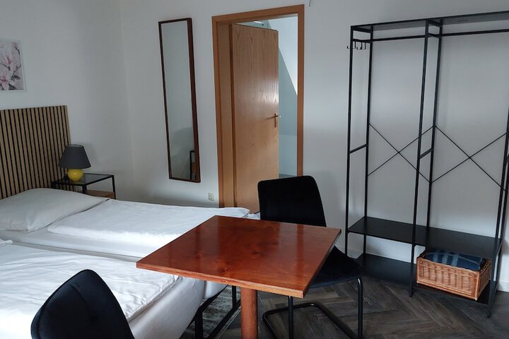 Room 36 of 76