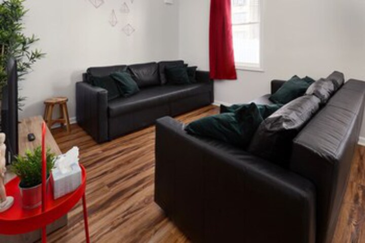 Photo of Gorgeous Duplex with parking by JSQ
