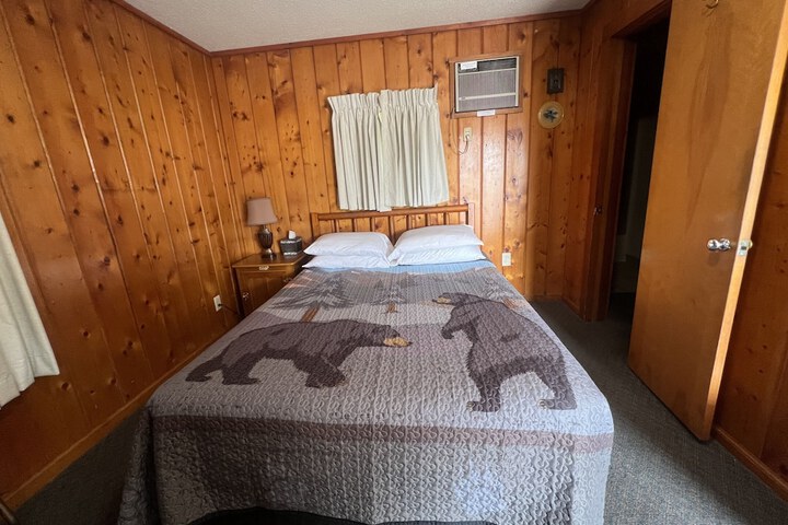 Room 4 of 25