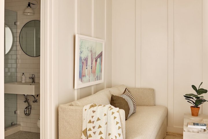 Room 16 of 116