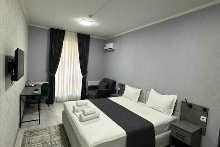 Room 34 of 62