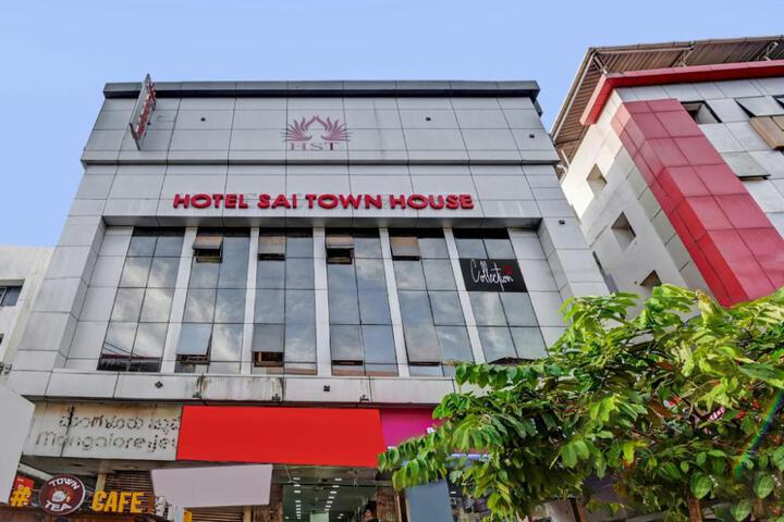 Hotel Sai Town House