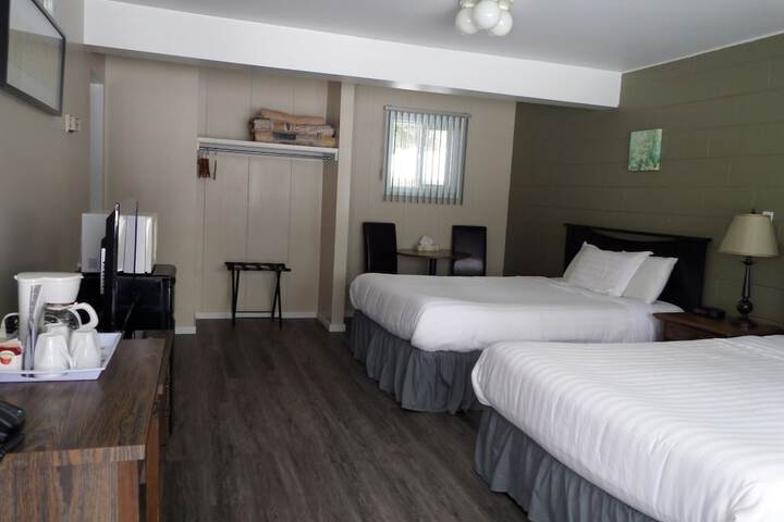 Room 9 of 33
