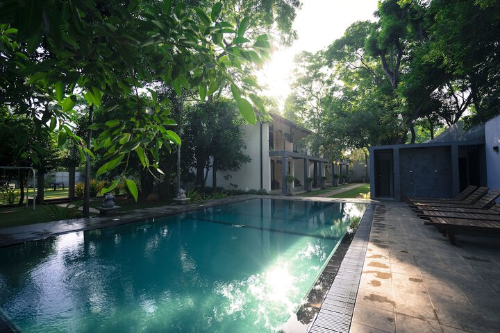 Pool Hotel