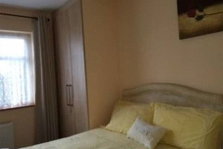 Room 10 of 26