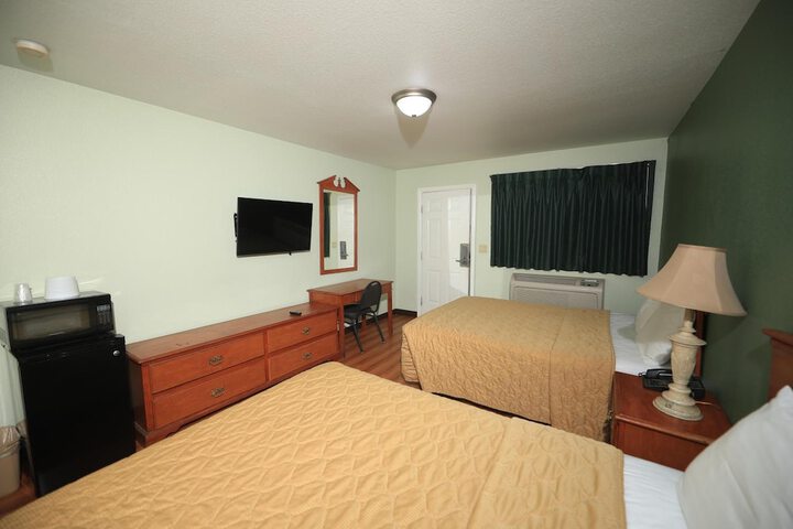 Room 20 of 28