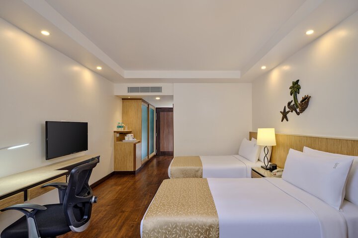 Room 27 of 104