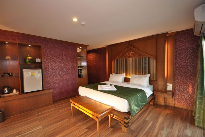 Room 43 of 83
