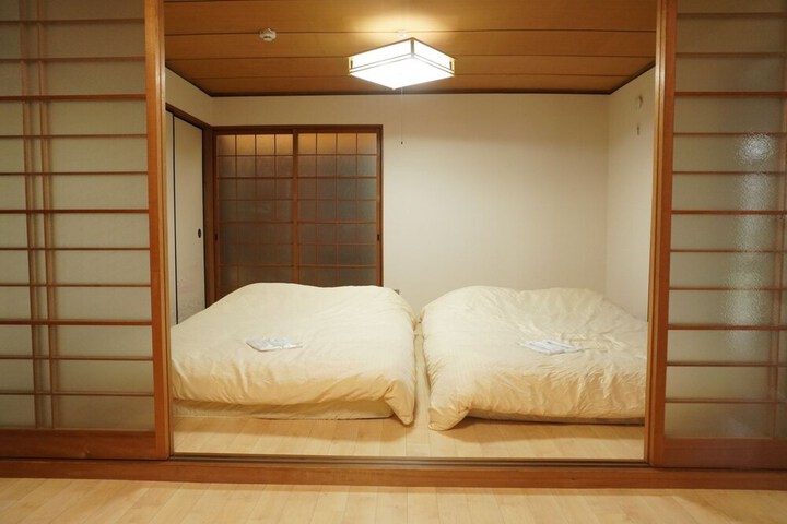 Room 6 of 23