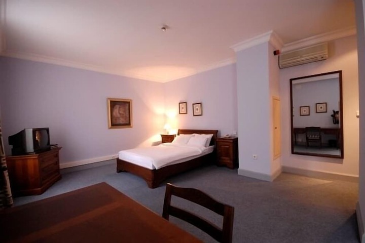 Room 2 of 15