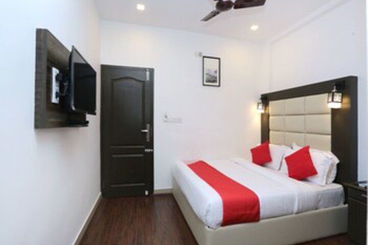 Room 21 of 25