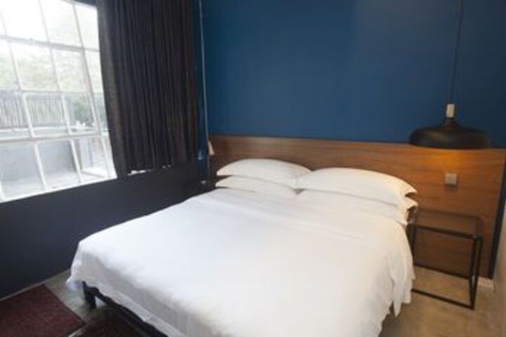 Room 28 of 89